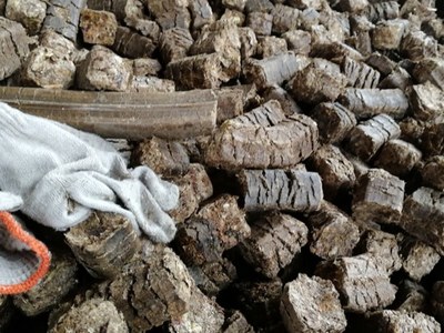 鶴壁鶴山區(qū)花生殼顆粒燃料得花多少錢